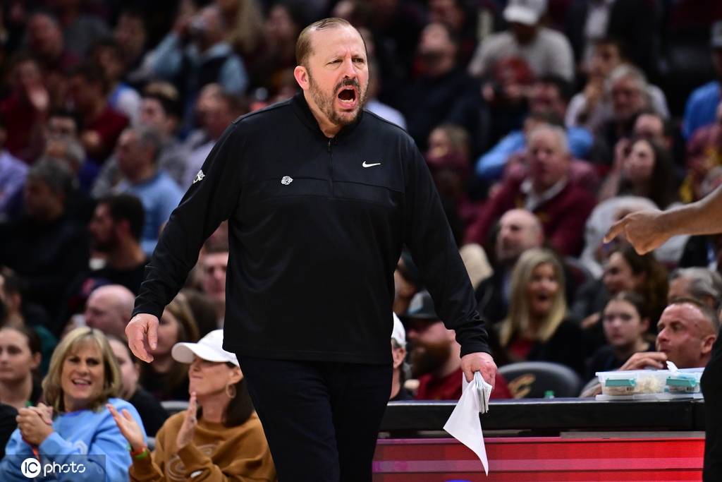 皇冠信用网开户_锡伯杜下课究竟冤不冤皇冠信用网开户？铁血篮球成就他也害了他