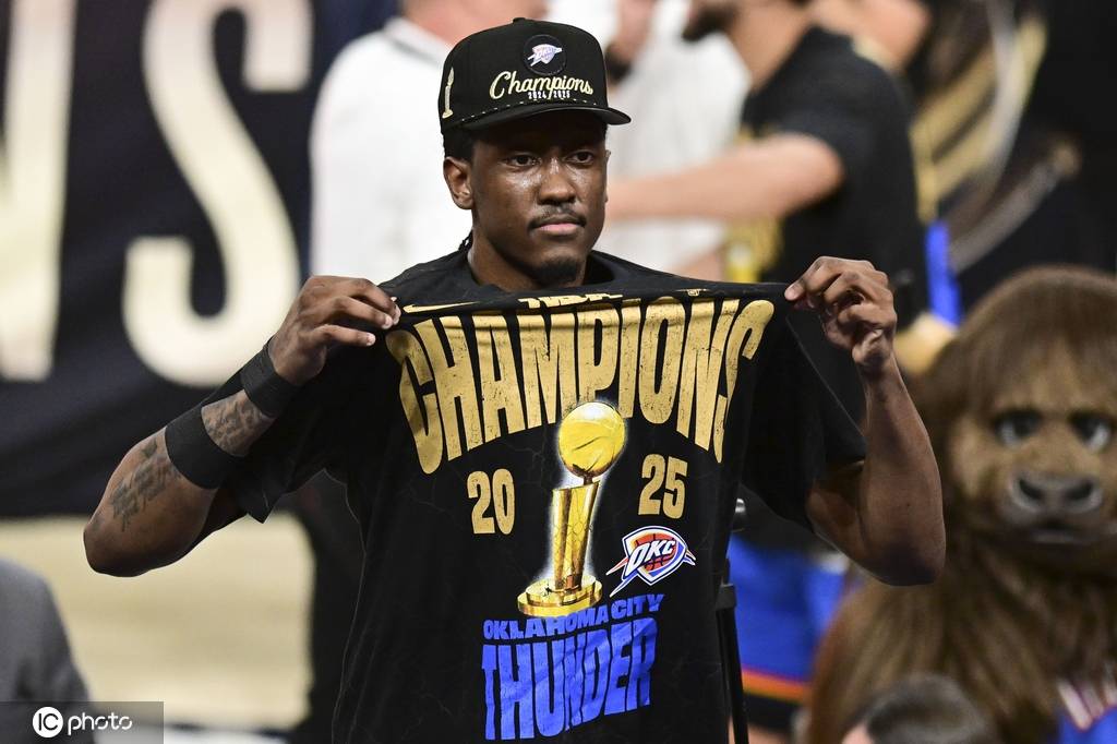 皇冠皇冠足球平台
_杰威5年2.87亿提前续约雷霆 三少薪资合计超8亿