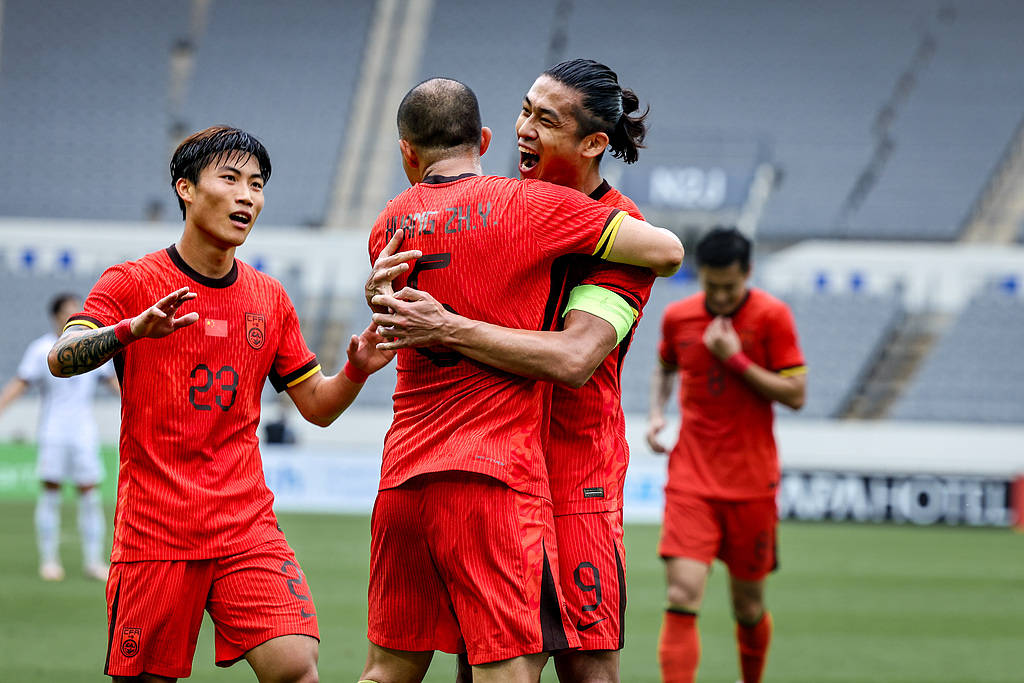 澳大利亚昆士兰州女子国家超级联赛_东亚杯-黄政宇首球 国足两中门框1-0中国香港获季军