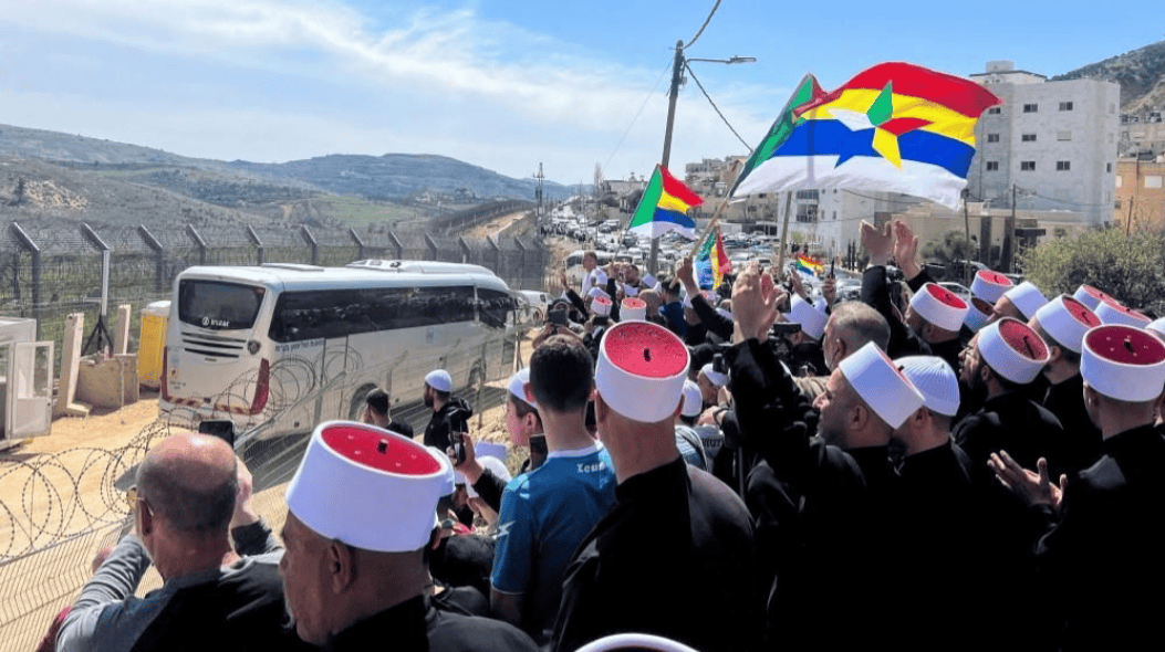 皇冠足球平台在哪里注册
_以色列空袭叙利亚总统府皇冠足球平台在哪里注册
,朱拉尼逃过一劫,美国呼吁停火遭无视,中方外交部回应