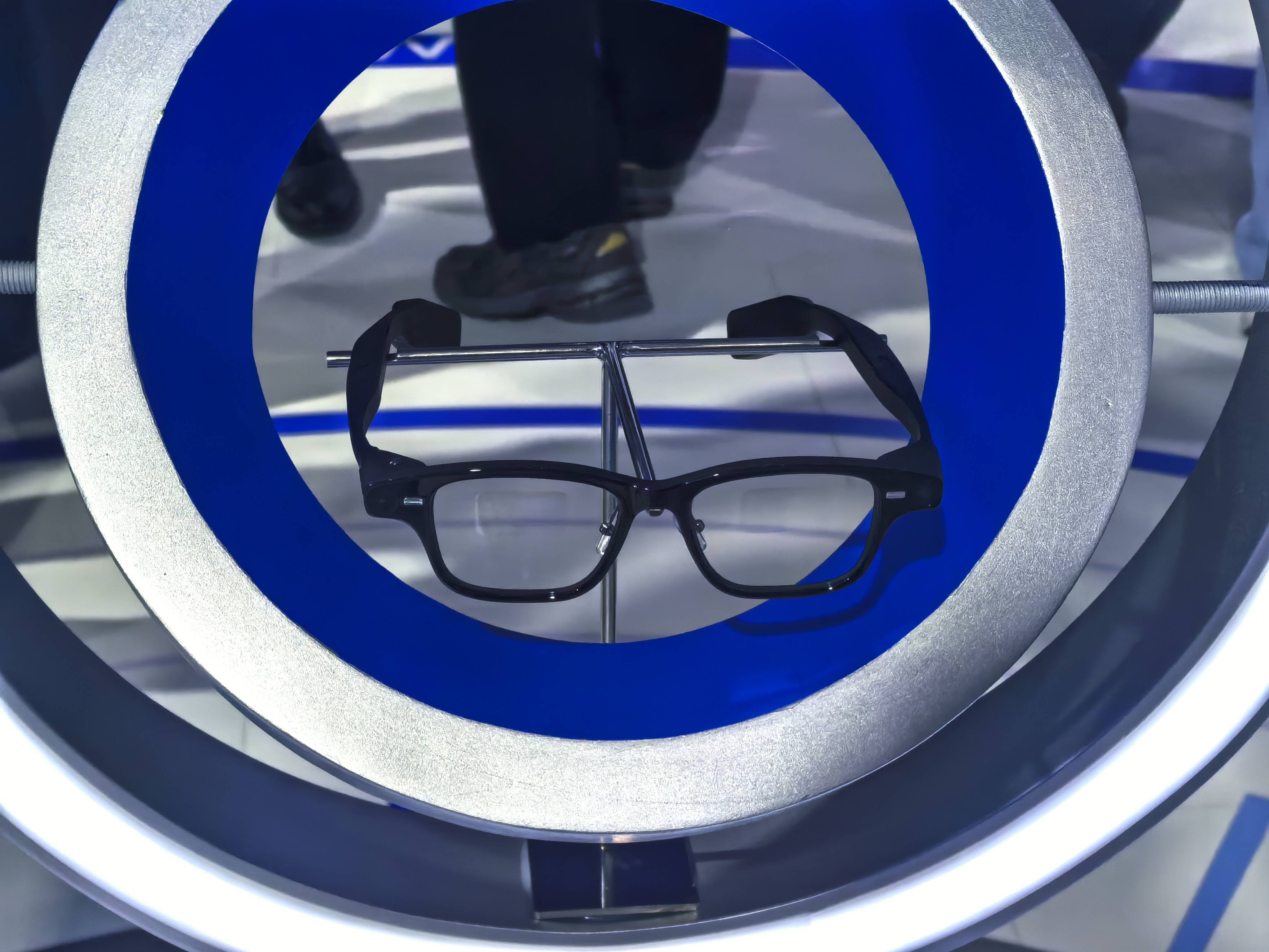 皇冠皇冠信用網平台
_阿里加入“百镜大战”!首款夸克 AI眼镜亮相皇冠皇冠信用網平台
,公司称“已完成研发,将于年内发布”