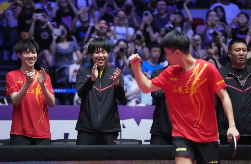 皇冠信用网_乒超联赛卫冕冠军演逆转 樊振东13连胜难救主