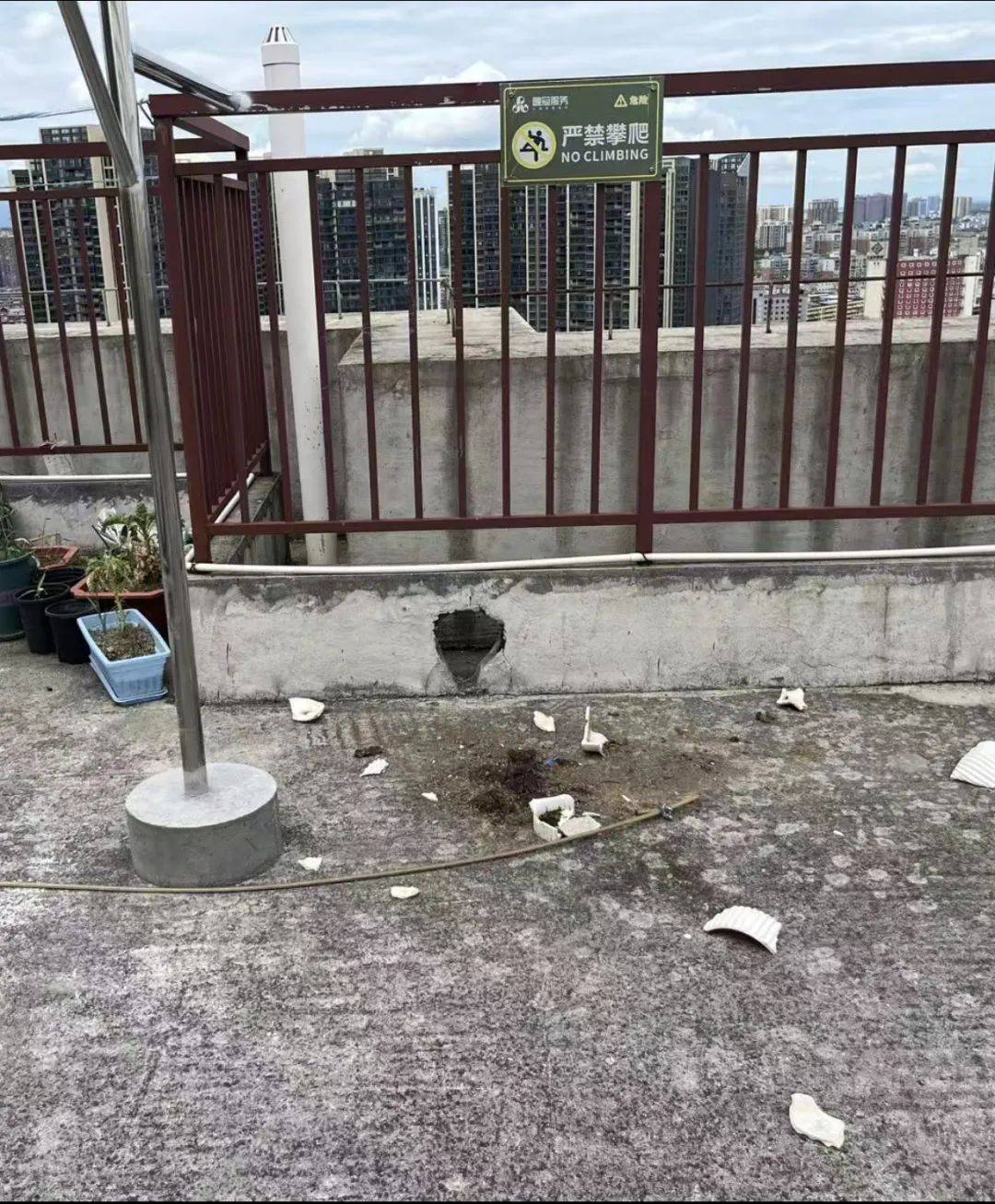 皇冠信用網最高占成
_湖南衡阳29岁女子疑被男友施暴后从25楼跳下身亡 男友徐某此前还刺激说:“你放心皇冠信用網最高占成
,她不会去死的”