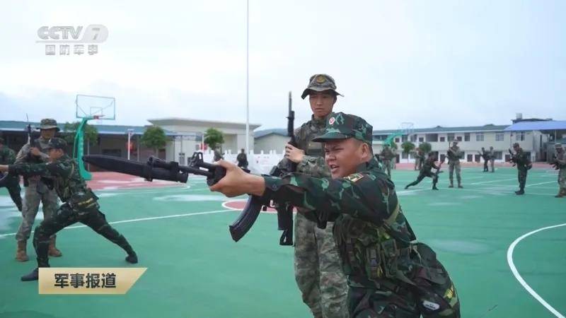 皇冠皇冠平台
_越南新步枪参加联合军演皇冠皇冠平台
,担心中国偷学技术,结果频繁卡壳到炸?