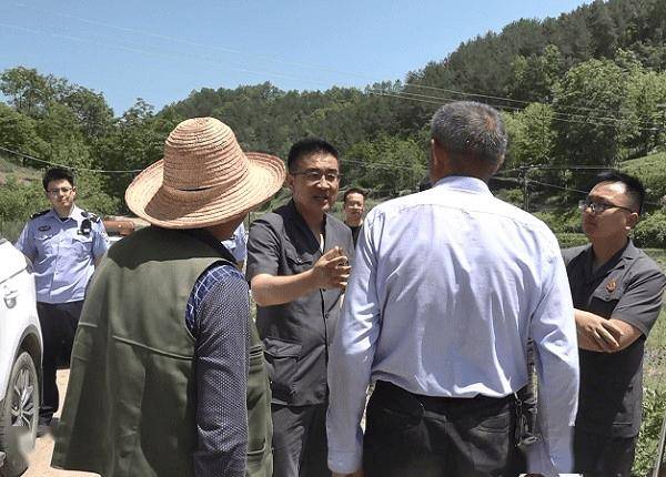 西班牙甲组联赛_秦岭脚下二十年如一日健身晨跑的他西班牙甲组联赛，以自律、温度与力量滋养法治年轮