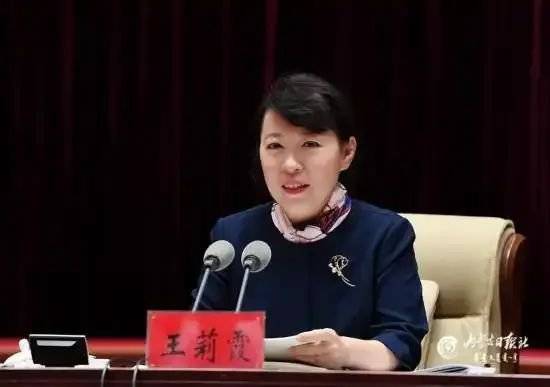 如何代理皇冠信用网_正部级美女大员被查！千万华服堆满多套住宅如何代理皇冠信用网，化妆团队提前数小时待命~