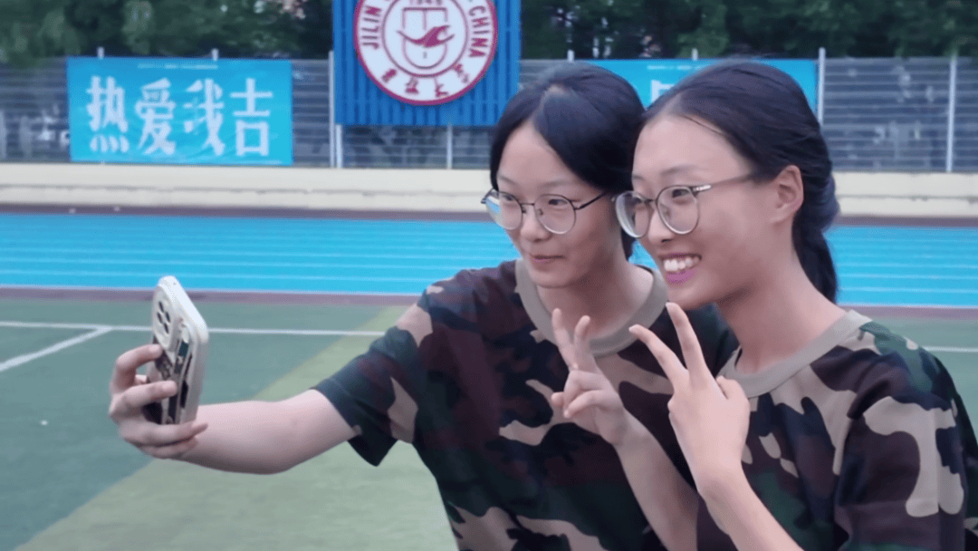 洪都拉斯国家联赛_神仙缘分！这两名吉大新生同年同月同日生洪都拉斯国家联赛，还同名同姓！