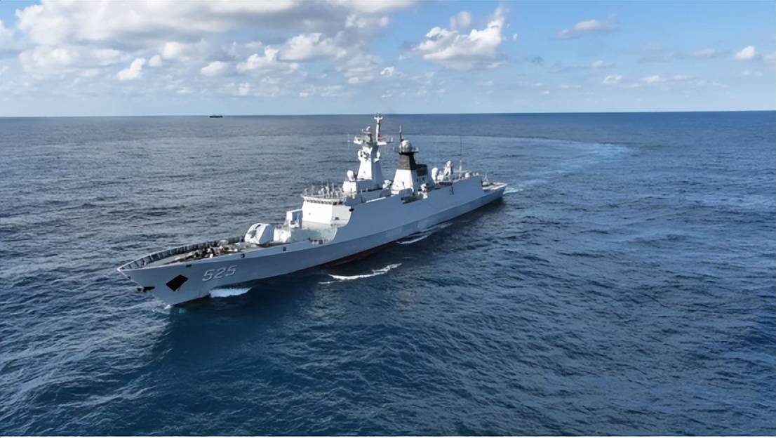 以色列超级联赛_实弹警告真管用！054A黄岩岛出手以色列超级联赛，菲船停在30海里外，不敢越雷池一步