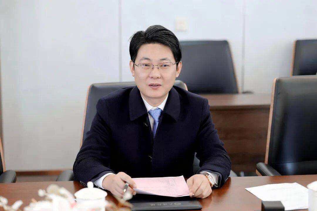 皇冠登3代理申请
_江西九江市修水县委副书记、县长刘婕带队赴武汉天源集团考察交流