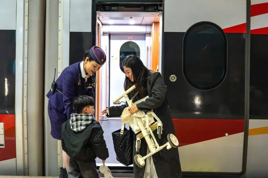 皇冠信用需要押金吗_全程1318公里皇冠信用需要押金吗,中间只停一站!探访京沪间最快列车