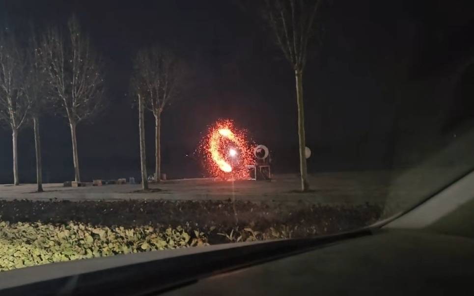 皇冠信用网可以占几成_刚接住流量的网红“村夫”皇冠信用网可以占几成，无声地走了