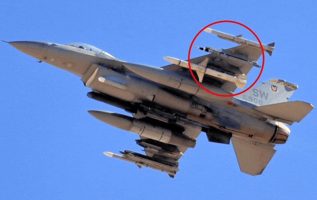 皇冠登2开户
_损失惨重!为了抢回跳伞飞行员皇冠登2开户
,美军又有两架飞机被伊朗击落