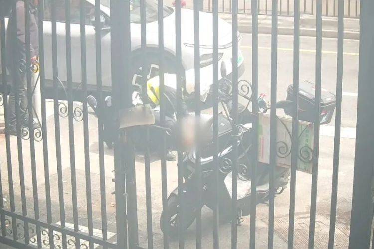 皇冠怎么代理_上海街头一男子突然倒地抽搐皇冠怎么代理，死死咬住交警手指！120赶到时才发现……