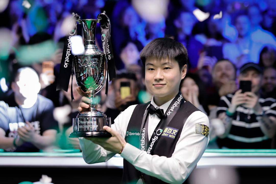 皇冠d盘
_“天才少年”蜕变“大魔王” 赵心童刷新斯诺克历史