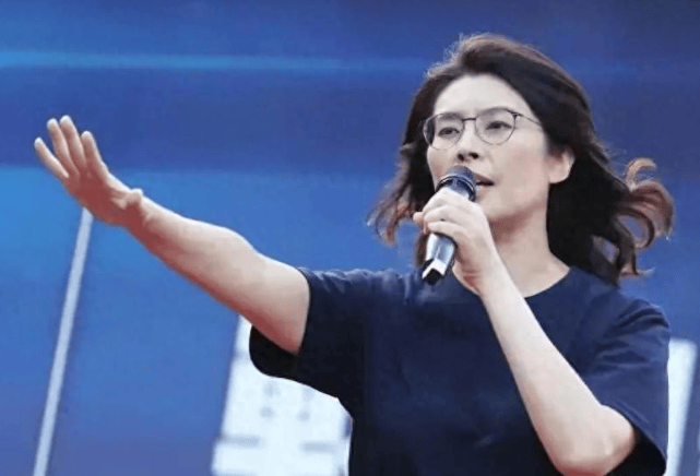 足球世界俱乐部杯
_做了连战马英九没敢做的事足球世界俱乐部杯
,郑丽文专机飞进北京,岛内风向恐大变