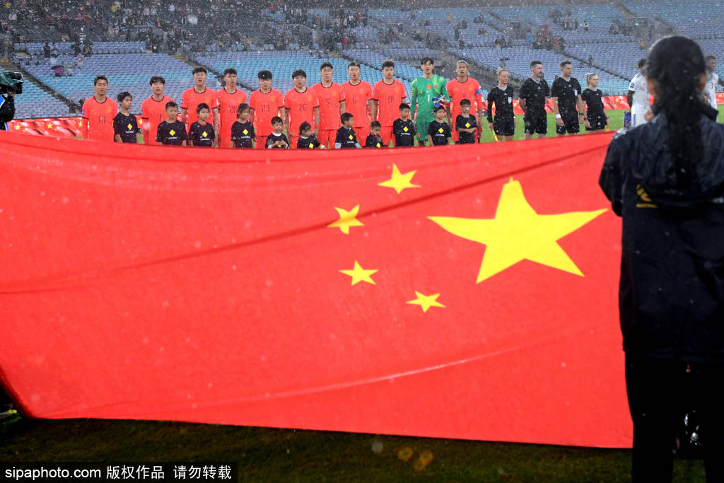 足球信用盘开户
_谢文能的精彩表现与瓦科的失点:中超赛场的情感与战术交织