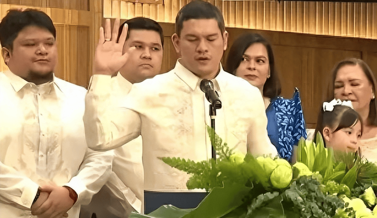 皇冠信用网代理流程
_菲律宾政坛变天?马科斯被催辞职皇冠信用网代理流程
,杜特尔特之子担任党总裁