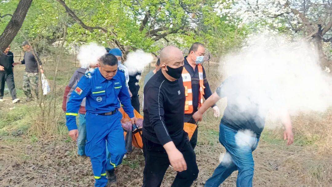 皇冠信用网登3代理_87岁老人在自家梨树园迷路被困5天4夜皇冠信用网登3代理，108小时水米未进硬撑过来，经救治无大碍