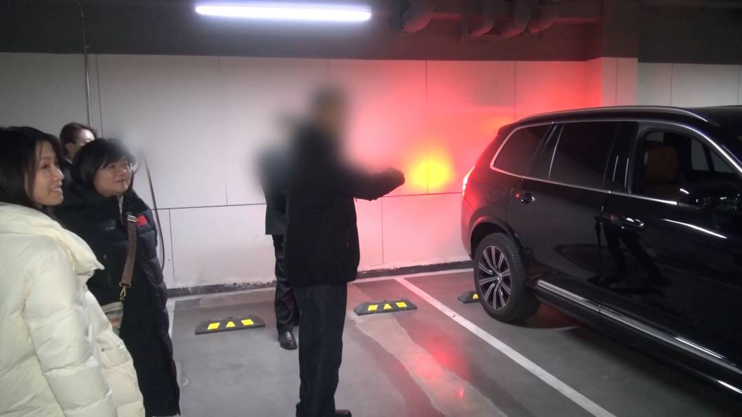 皇冠电话_北京奇案：停车打不开后备箱 这事儿闹上皇冠电话了法院