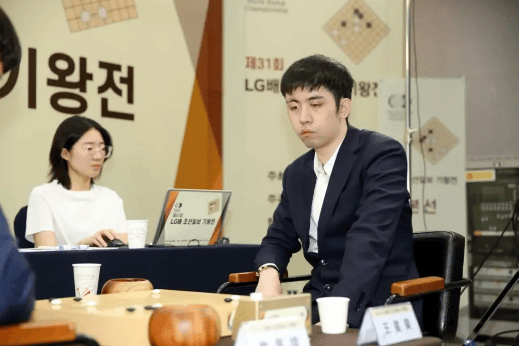 皇冠信用网_逆转夺下LG杯世界冠军皇冠信用网，当年的顽童已成中国围棋的领军人物