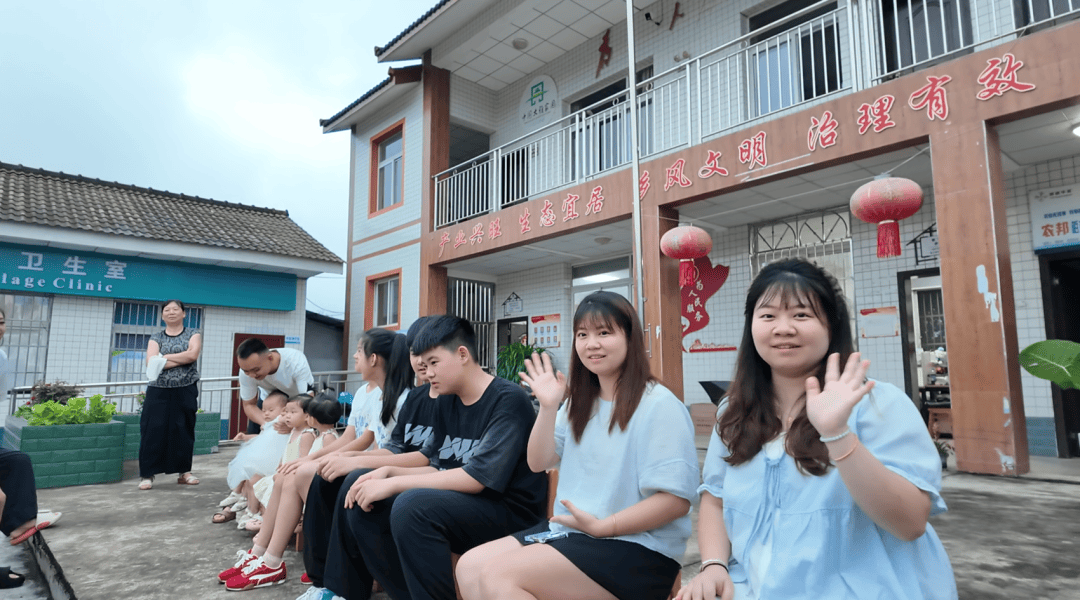 皇冠代理登3
_四川眉山一小村落有33对双胞胎皇冠代理登3
,发生率高达5%左右,专家回应“双胞胎村”成因:遗传因素可能性最大,土壤含硒、特殊水源等无直接依据