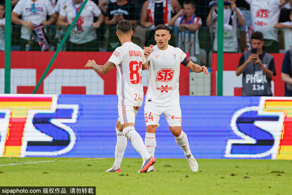 皇冠代理_中超神剧情：0-2落后 两球被吹 争冠豪门90分钟绝杀 3-2大逆转