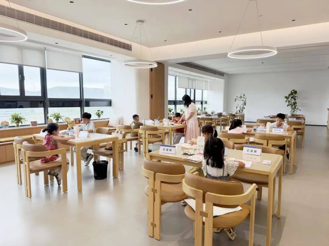 皇冠手机网址_女儿被清华录取皇冠手机网址！父亲所在武汉公司：现场一次奖励50000元、2天带薪“送学假”