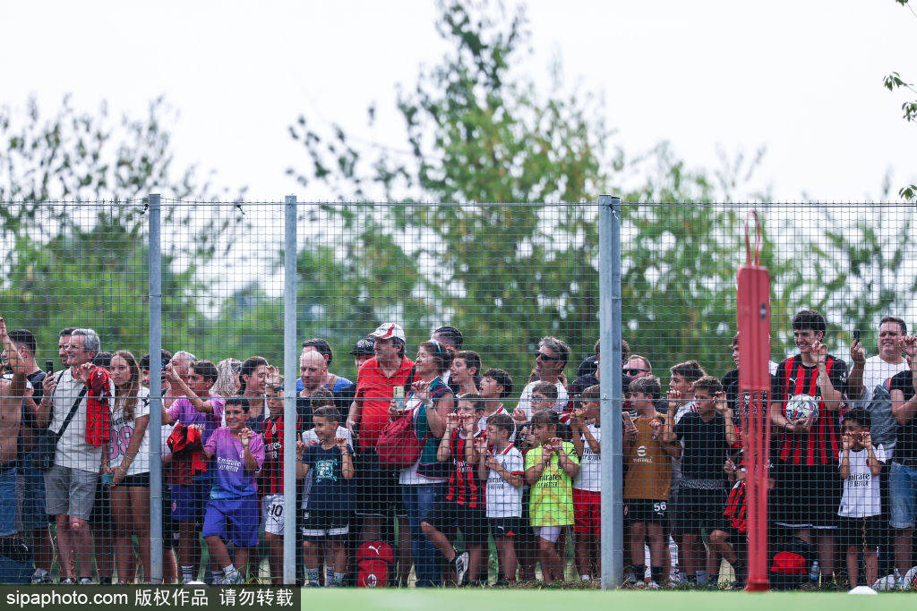 皇冠投注网址_AC米兰签下莫雷拉：5000万欧元转会费背后的故事与期待