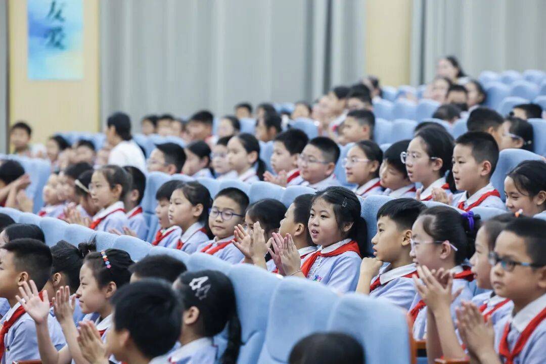 皇冠暗水_传染性强皇冠暗水，酒精也无效！河南省疾控中心：诺如病毒将进入高峰期