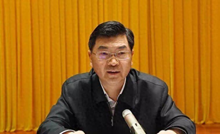 皇冠暗水_房灵敏皇冠暗水，被免去广西壮族自治区党委常委、纪委书记职务；曾任西藏自治区政府副主席等职