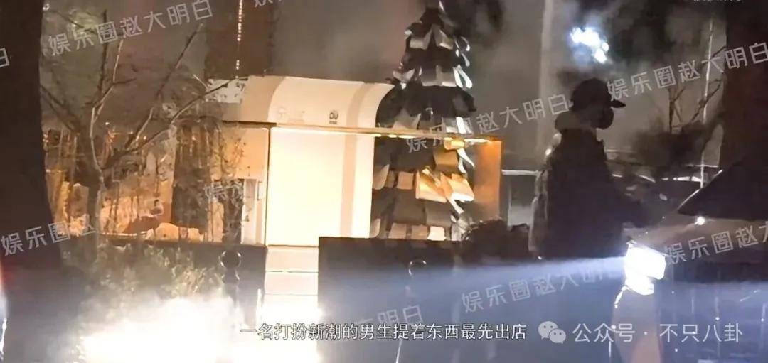 皇冠app_她好像真的未婚先孕了皇冠app？全网都在猜孩子生父是谁