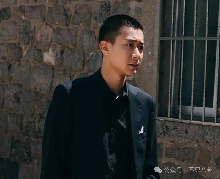 皇冠app_她好像真的未婚先孕了皇冠app？全网都在猜孩子生父是谁