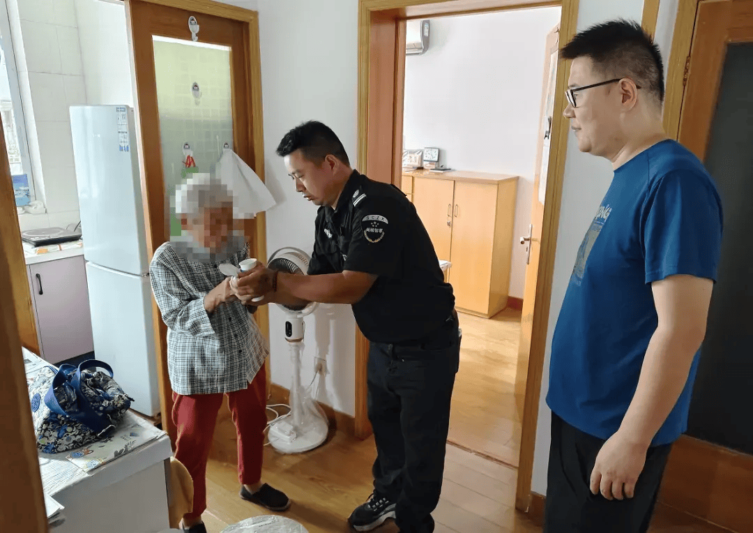 皇冠網_浙江一男子刚上班皇冠網，捡到3张纸条，打开还有自己名字：我已20小时，没有进食进水，帮我，求你了……