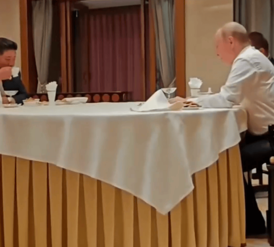 京都不死鸟vs冈山绿雉_朝鲜电视台播出金正恩出席九三阅兵纪录片京都不死鸟vs冈山绿雉，诸多场景首次披露